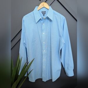 Croft & Barrow Light Blue Men's Dress Shirt, Size 17 and 34-35